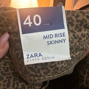 Zara Mid Rise Skinny Leopard Print Jeans